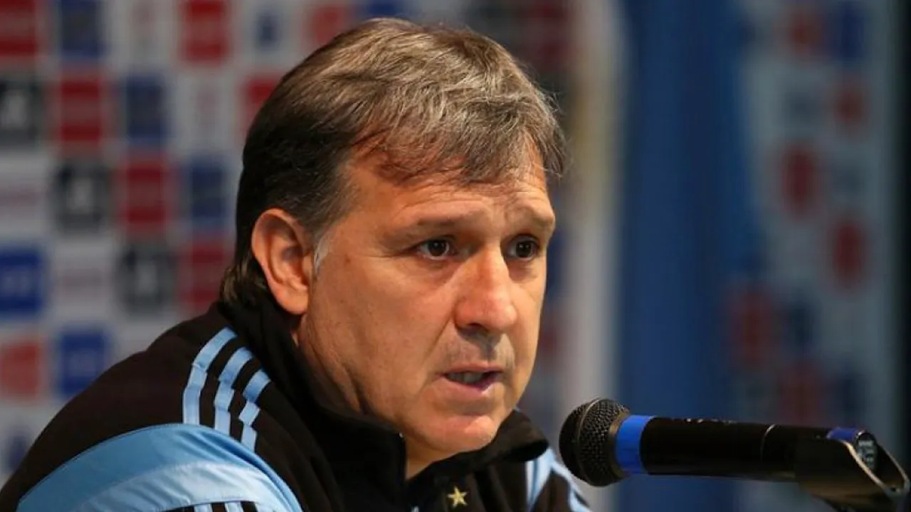 'ฟ้าขาว' แบโผ 22 ขุนพลอุ่นเกือกแดนมะกัน 'เมสซี' นำทัพ