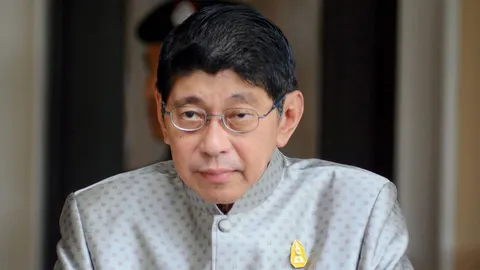 วิษณุ แจง นายกฯ ไม่ได้เด้ง แค่ให้ หมอณรงค์ ช่วยราชการทำเนียบฯ