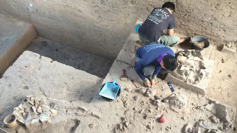 พบโครงกระดูกมนุษย์-ภาชนะดินเผาที่สกลฯ อายุราว 3,500 ปี