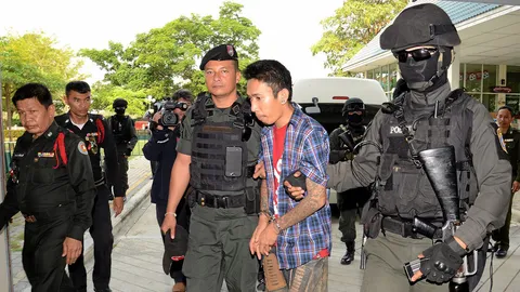 คุม 'เบนซ์ ท่าทราย' ส่งเรือนจำ สั่งสอบปม ตร.รับส่วย