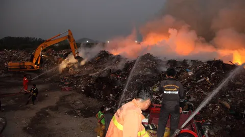 ไฟไหม้บ่อขยะเทศบาลภูเก็ต ร้อนจัดปะทุจากด้านล่าง!  