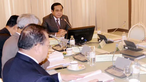 นายกฯ กำชับพณ.รักษาตลาด สั่งรฟม. แจงคืบหน้ารถไฟฟ้า ทุกสัปดาห์