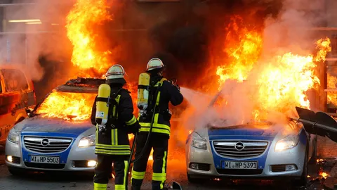 จลาจลเดือด! ประท้วงต้านเปิด สนง.ใหญ่ ‘ธนาคารกลางยุโรป’ ที่แฟรงก์เฟิร์ต