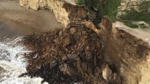 ชะง่อนผามะกันถล่ม นักปีนเขาดับอนาถ