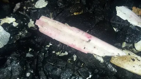 เผาศพ ด.ช.13 ผูกคอตาย อึ้ง! กระดูกเป็นสีชมพู