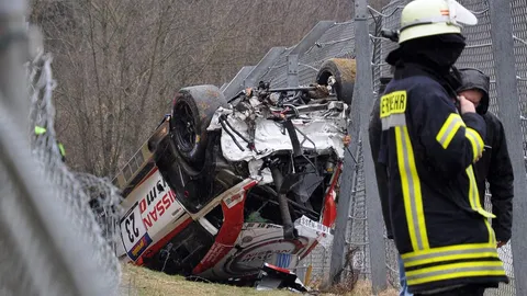 ช็อก! รถแข่งพุ่งชนคนดูที่เยอรมนี  ตาย 1 เจ็บ 2 (ชมคลิป)