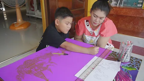ทึ่ง! จิตรกร 9 ขวบ ฝีมือขั้นเทพ เตรียมวาดภาพ ทูลเกล้าฯ ถวายสมเด็จพระเทพฯ (ชมคลิป)