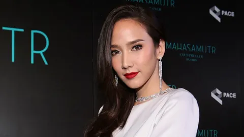 ‘อั้ม’ ปัดจ่อเลิกเล่นละคร แจงเข้าวัดทำบุญเปล่าหาฤกษ์แต่ง‘แอมป์’