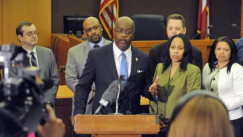 มะกันลงดาบครู-จนท. ร่วมโกงสอบหวังโบนัส