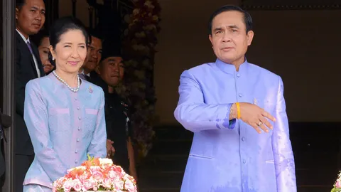 'บิ๊กตู่' อวยพรสงกรานต์ ย้ำอย่ากังวล ม.44 (ชมคลิป)