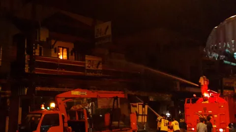 เพลิงไหม้ซุปเปอร์ชีปพังงา ลามร้านเสริมสวย คาดไฟลัดวงจร