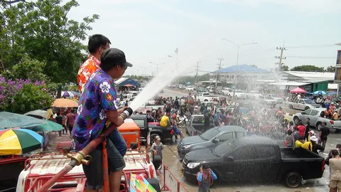 สงกรานต์กรุงเก่า ยึดคำสั่งรบ. คุมเข้มห้ามตั้งเวที เล่นน้ำอย่างสุภาพ