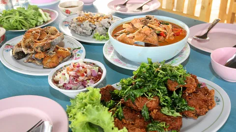 ร้าน “รวมปลา” ผักไห่ แซ่บเว่อร์! แบบบ้านๆ
