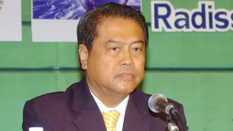 'พงศ์โพยม' จ่อชำแหละ รธน. ติงการเมืองระดับชาติกระทบท้องถิ่น