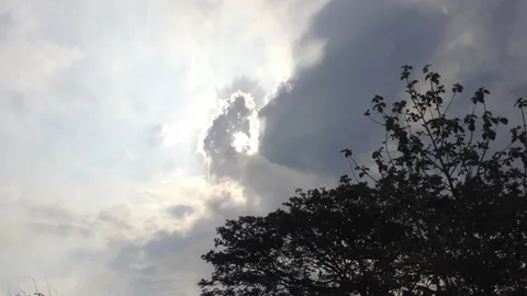 งานบวงสรวงวัดอุตรดิตถ์ ฮือฮา! ก้อนเมฆก่อตัวคล้าย 'พญานาค'