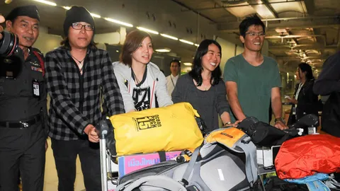 คนไทยชุดแรก 24 คน รอดแผ่นดินไหว บินจากเนปาลถึงไทยแล้ว