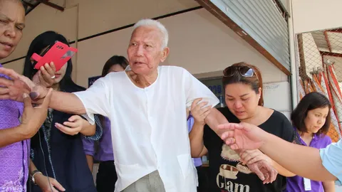 ช่วยคุณตาวัย 81 ปี ถูกทิ้ง จากวัดสู่บ้านพักคนชรา 