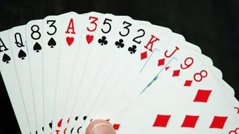 ตร.อุบลฯ รวบ 9 นักพนันไพ่คอยคู่