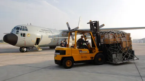 เครื่องบิน ซี-130 ทอ.ไทย 2 ลำพร้อมบินไปเนปาลคืนนี้