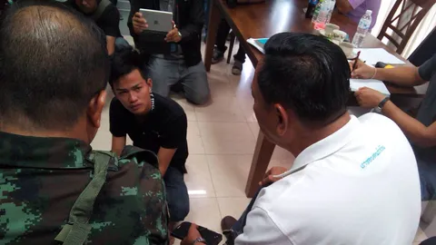 ตร.พา2คนร้ายทำแผน วางยา-เชือดคอฆ่าล้างหนี้ น้องชาย ผบช.ปส.