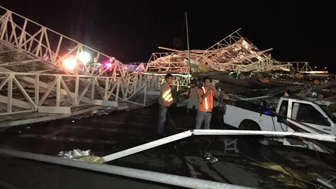 พายุพัดถล่มมหาสารคาม หลังคาตลาดไนท์ ถล่มทับปชช. เจ็บ 20 สาหัส 1