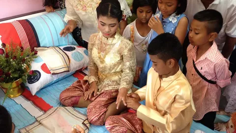 ฮือฮา! แต่งงานแก้เคล็ด คู่แฝดพี่น้องชายหญิง