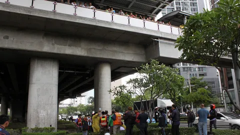 หนุ่มใหญ่เครียดโรครุมเร้า โดดสถานีรถไฟฟ้ากรุงธนบุรี สาหัส