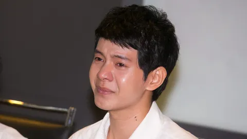 ‘ไอซ์-ศรัณยู’โฮ รับผิดชนคนดับ (ชมคลิป)