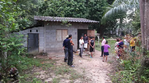 3 โจ๋แสบ! อ้างเป็นตร.รุมสกรัมคนงานพม่า ก่อนขโมยยางหลบหนี