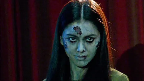 "ผีนางชฎา”ดับฝันติ่งวาย ล่อ“คู่เกย์”เชือดกันเอง!