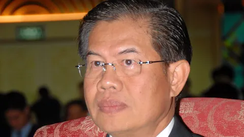 รก.อธิการ มวล.แฉผู้รับเหมาสร้างศูนย์แพทย์ใช้ใบค้ำประกันเงินปลอม