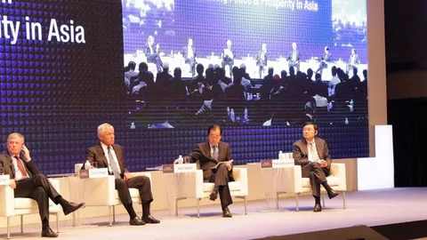 'แม้ว' จ้อเวทีผู้นำเอเชีย หนุนตั้ง ธ.ลงทุนโครงสร้างพื้นฐาน