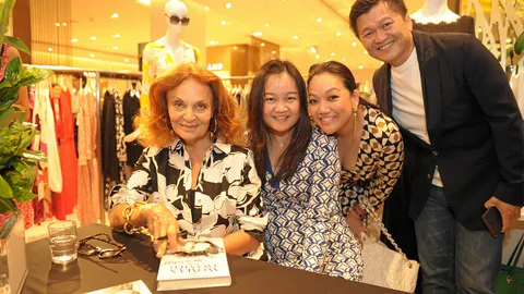 กระทบไหล่ "ไดแอนวอน" ดีไซเนอร์โลกครั้งแรก