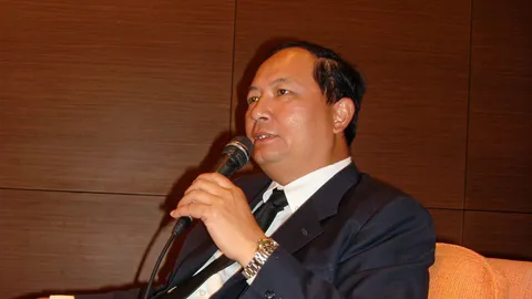 ครม.โยก ปลัดไอซีที-ทส.ไปผู้ตรวจฯ-ตั้ง 'คุรุจิต' นั่งปลัดพลังงาน