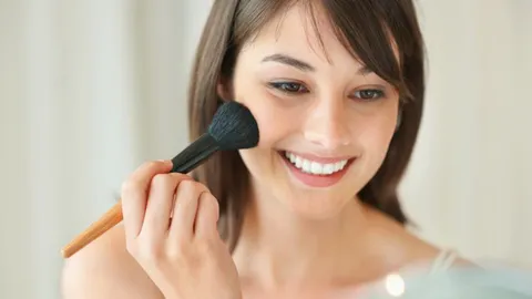 เช็กสภาพผิวด่วน ! 5 นิสัยเมคอัพแบบผิดๆ ส่อทำลายสุขภาพผิวบอบช้ำ ! 