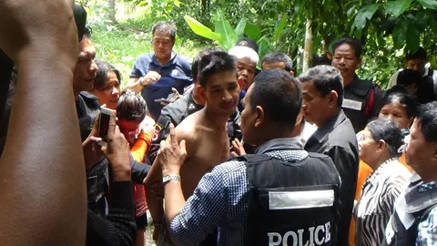 ระทึก! เมืองคอนฯ ตร.-ทหาร ล้อมจับมือปืนพระกาฬ หลังยิงทหารปางตาย (ชมคลิป)