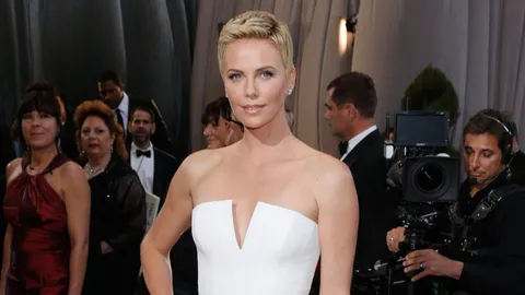 แหวกฮอลลีวูด 25/05/58