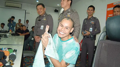 พ่นสีหน้าศาล 