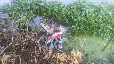 กอไผ่พาตาย! หนุ่มใบ้ขี่รถหลบ พลัดตกคลองดับอนาถ