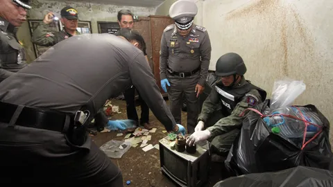 เก็บกู้ระเบิด