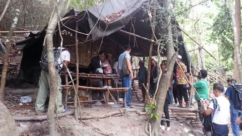 พม่าซัดเจ้าของโนเบล คำวิจารณ์ไม่เป็นธรรม หมายจับนายหน้าอีก 2