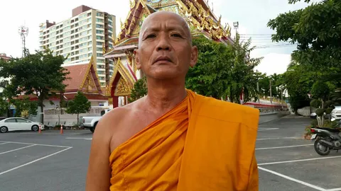 เจ้าคณะตำบลศรีราชา รับไม่ได้ ชี้พระนั่งนับเงินริมถนน ผิดวินัยสงฆ์ (ชมคลิป)