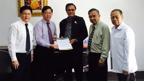 นำวีดิทัศน์ 4 ตัวเต็งอธิการบดีแพร่โซเชียลก่อนตัดสิน