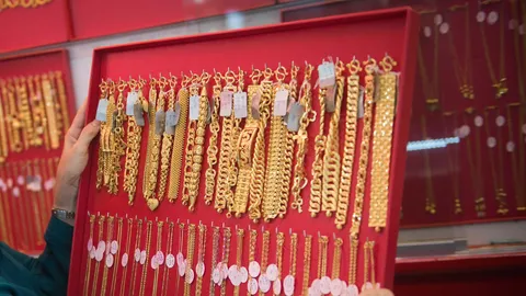 ทองขึ้น 50 รูปพรรณขายออก บาทละ 19,300