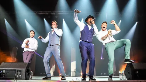 'Blue' รียูเนี่ยนมอบความสุข