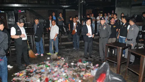 'ประวุฒิ' ตรวจผับย่านฝั่งธนฯ เห็นคาตาโจ๋เมาแอ๋หลังม.ดัง เจอเกลือเป็นหนอน