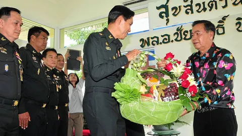 'บิ๊กตุ้ย' ให้กำลังใจนายกฯ เชื่อแก้วิกฤติประเทศได้