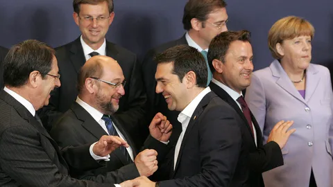 ประชุมสุดยอดอียูยังไม่พิจารณาหนี้กรีซ