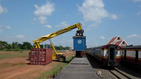 จีน ทดสอบระบบรางไทย ประเดิมขนยางพาราทางรถไฟไปแหลมฉบัง