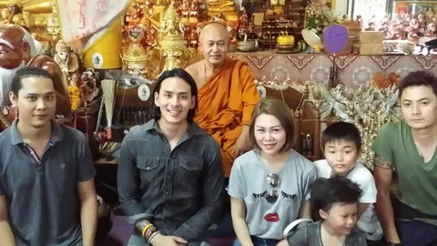 แทค ภรัณยู แวะกรุงเก่า เสริมดวงพระอาจาย์แดง